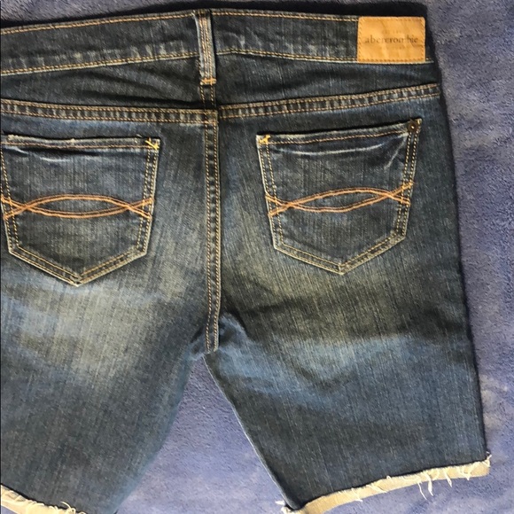 Abercrombie Bermuda Shorts - Picture 3 of 4